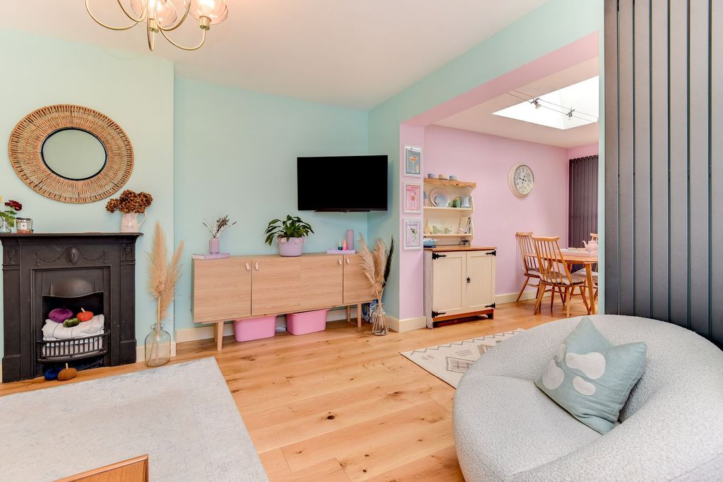 Property photo 3 of 32 Living Room