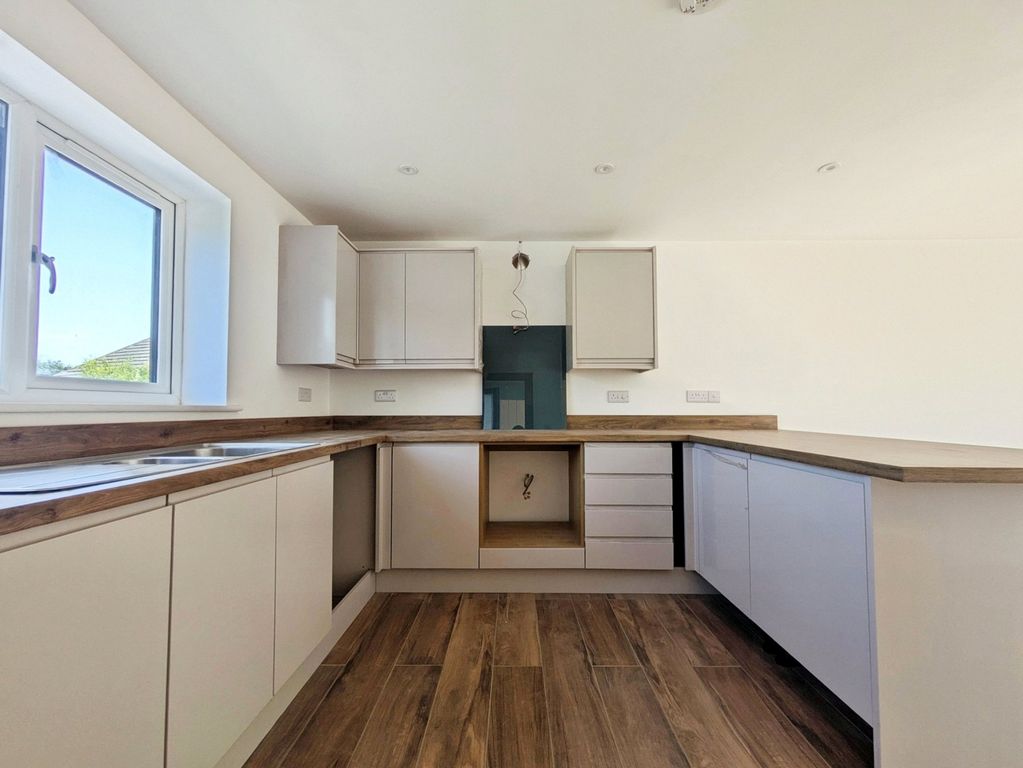Property photo 2 of 22 Picture No. 11