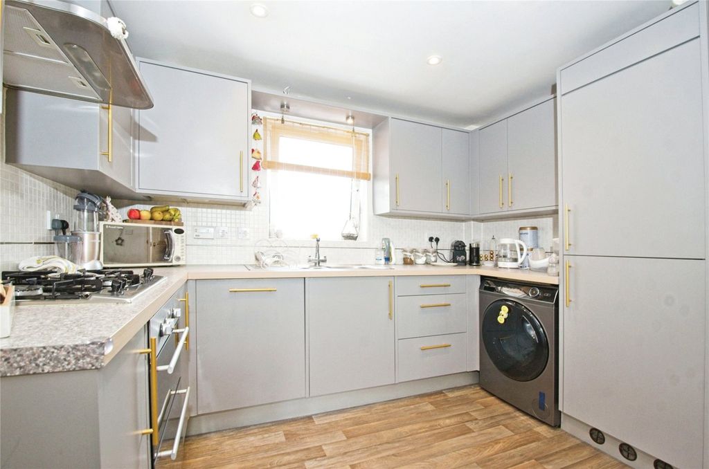 Property photo 2 of 17 Open Plan Kitchen