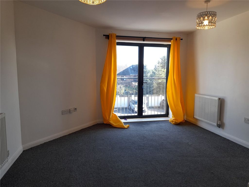 Property photo 2 of 6 Lounge