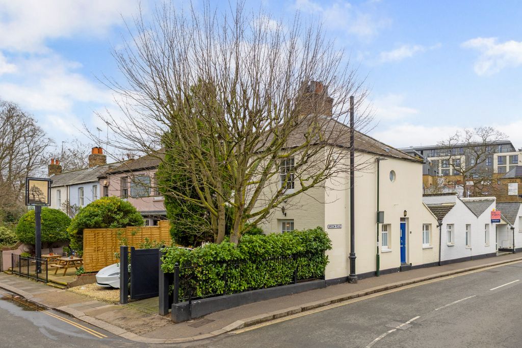 Property photo 1 of 11