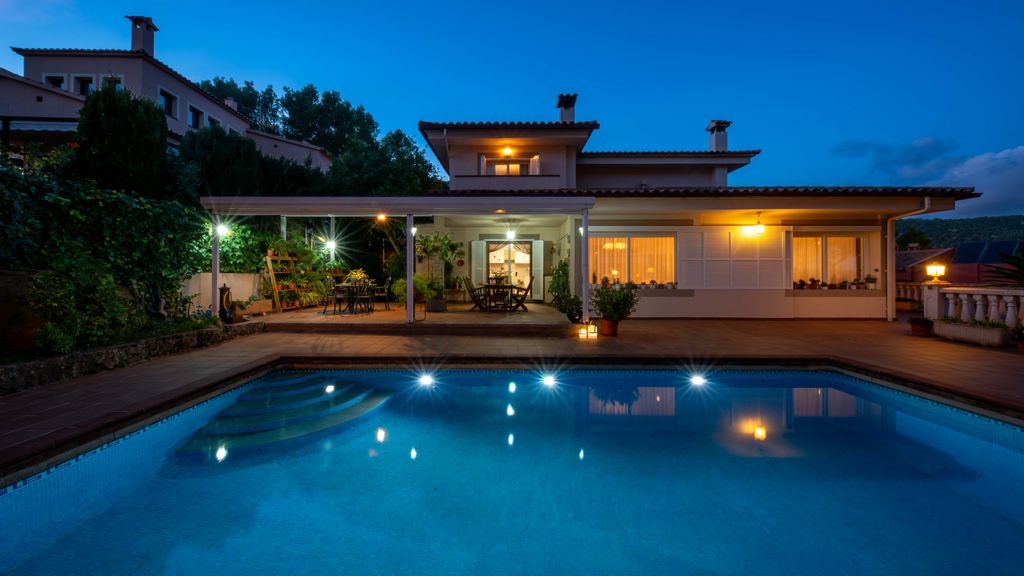 Property photo 2 of 29 02-82902 Small-35.Jpg