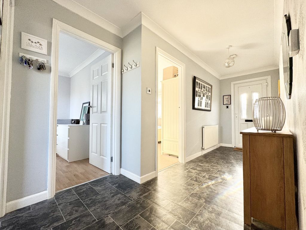 Property photo 3 of 26