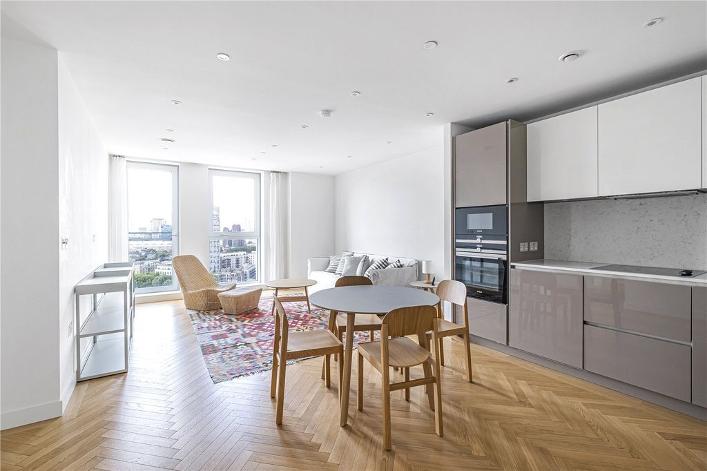 Property photo 1 of 14 Kitchen/Reception