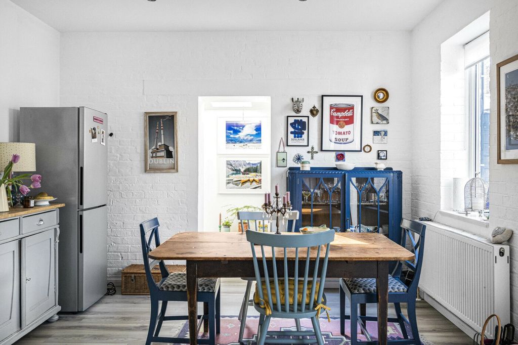 Property photo 3 of 16 Dining Area