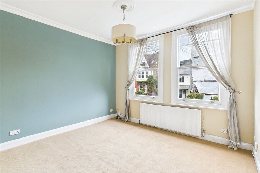 Property photo 3 of 10 Picture No. 14