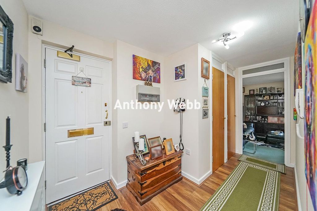 Property photo 3 of 13 Hallway