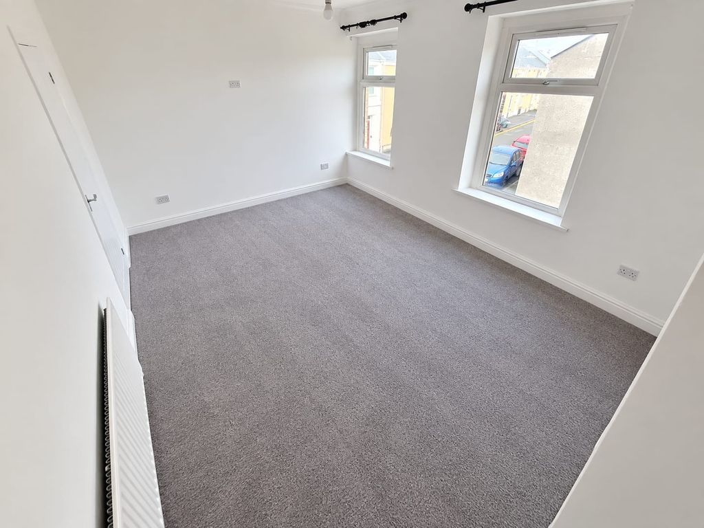 Property photo 2 of 9 Gallery