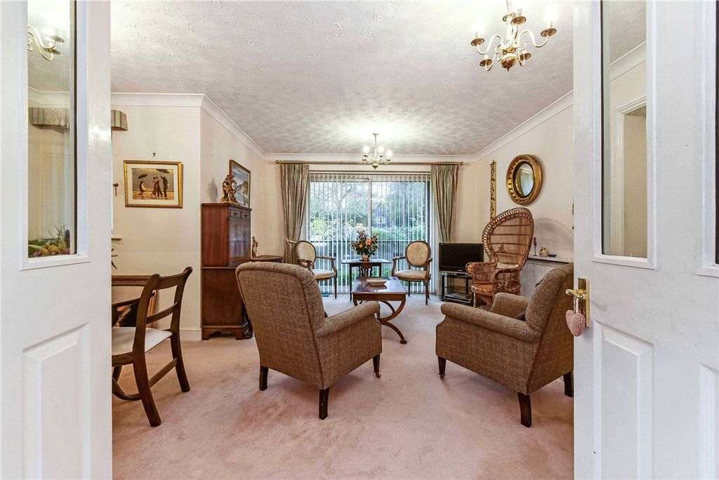 Property photo 2 of 15 Sitting/Dining Room