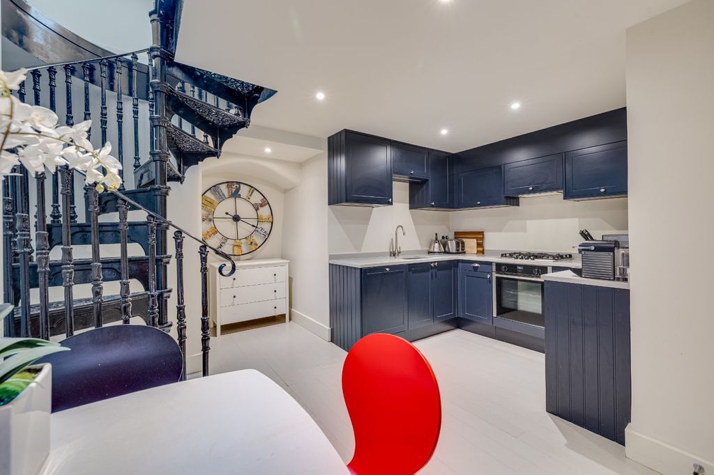 Property photo 2 of 9