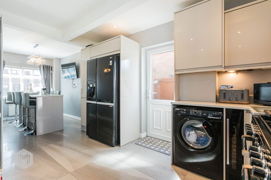 Property photo 3 of 28 Picture No. 06