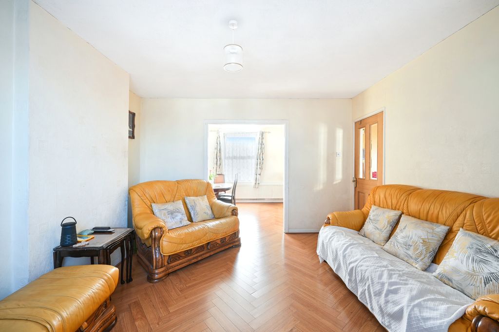 Property photo 2 of 17 Picture No. 06