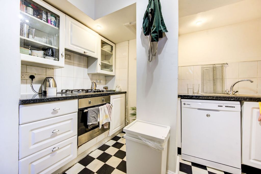 Property photo 1 of 5