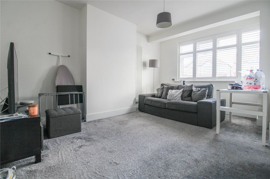 Property photo 3 of 8 Picture No. 04