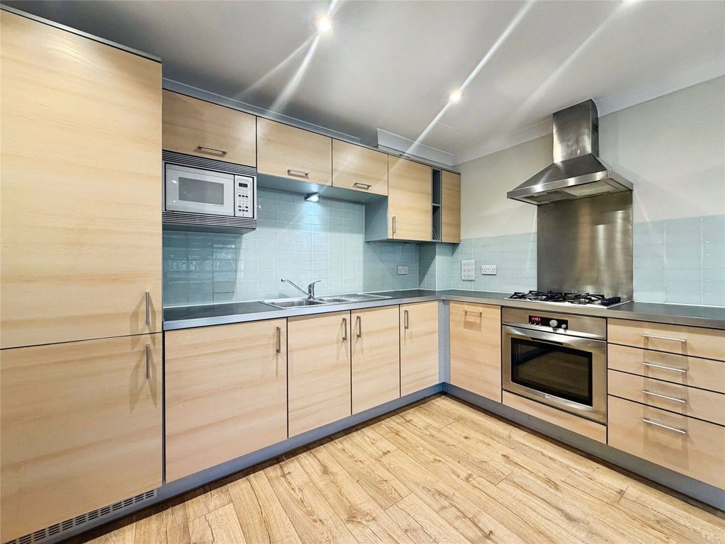 Property photo 3 of 7 Kitchen