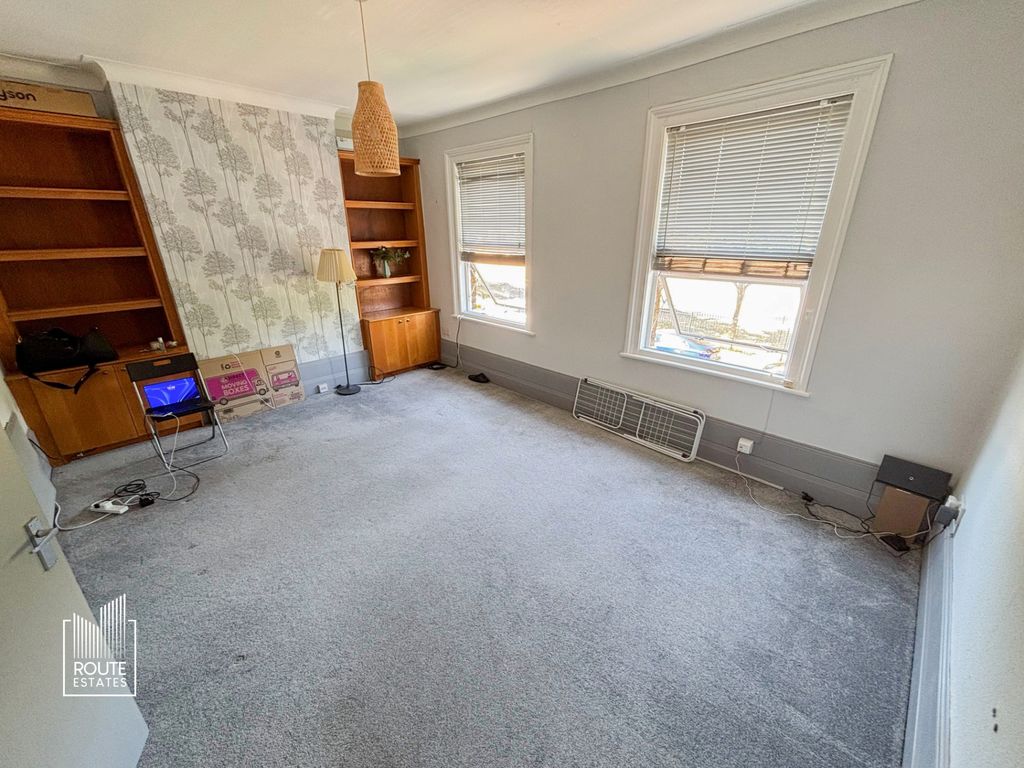 Property photo 3 of 12 Photo 10