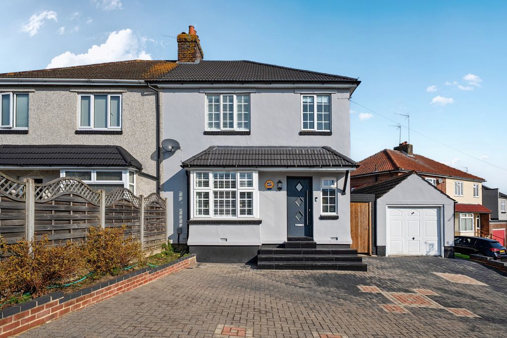 Property photo 1 of 19 External