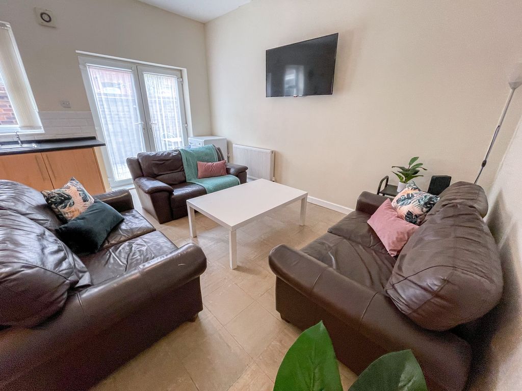 Property photo 3 of 11 Img_4454