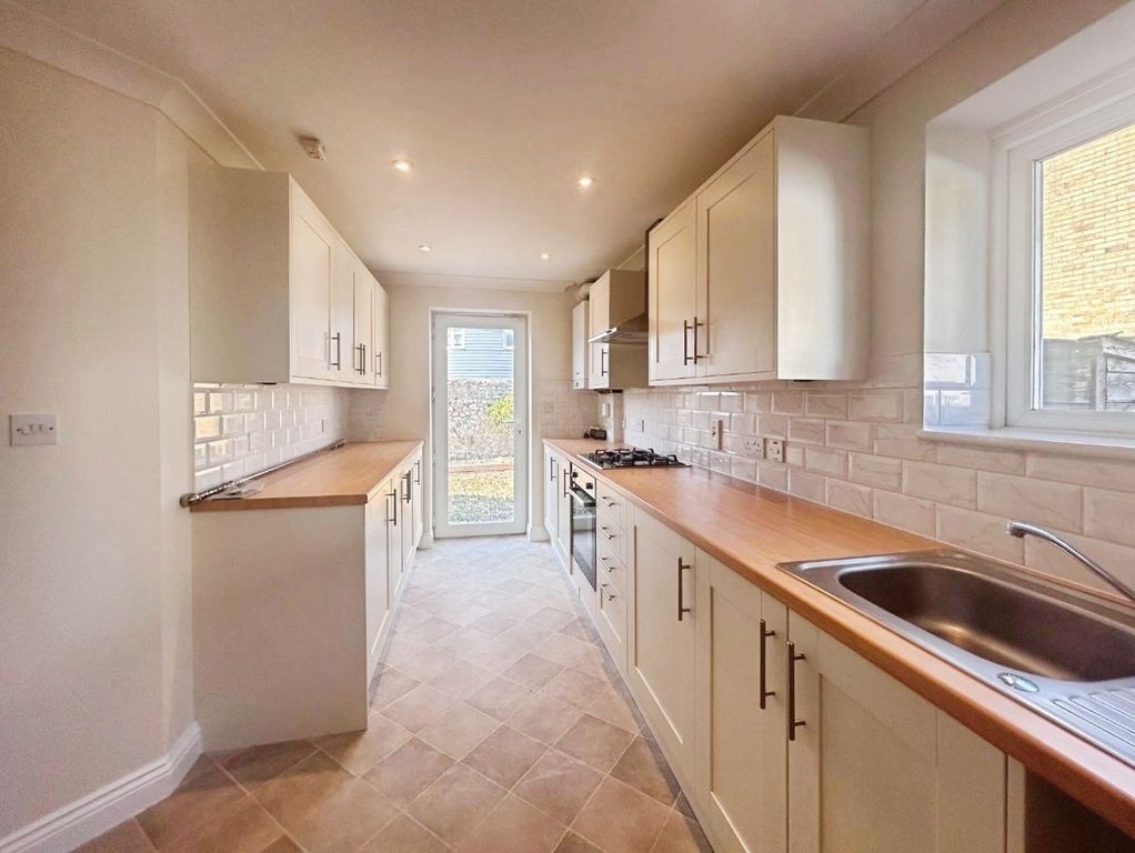 Property photo 2 of 13 Pbox-Kitchen-330676.Jpg