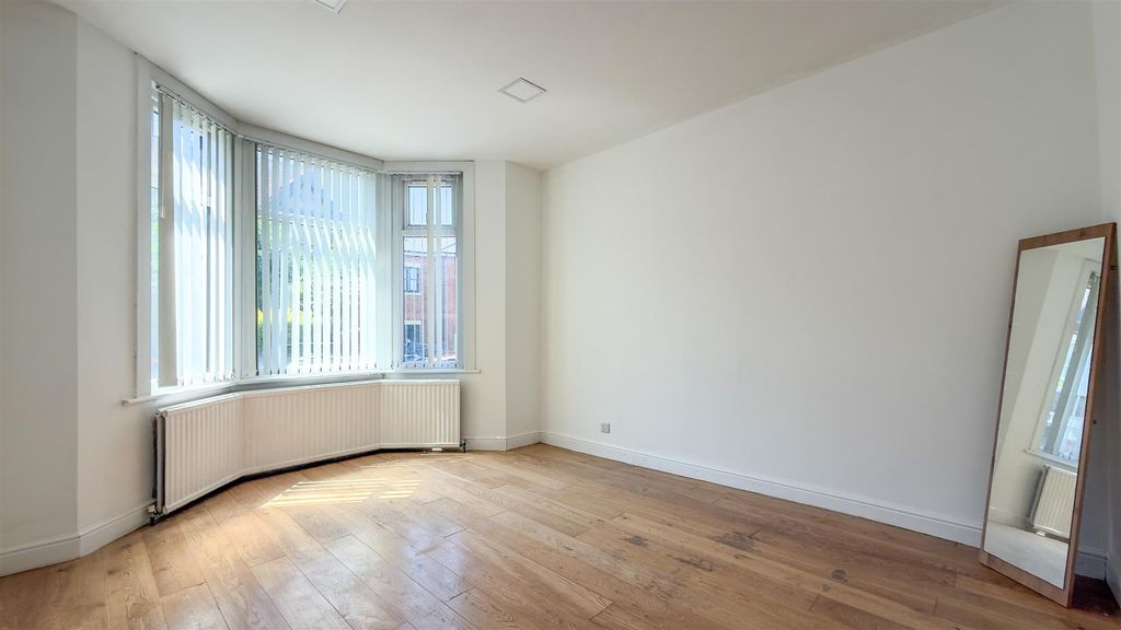 Property photo 3 of 8 3.Jpg