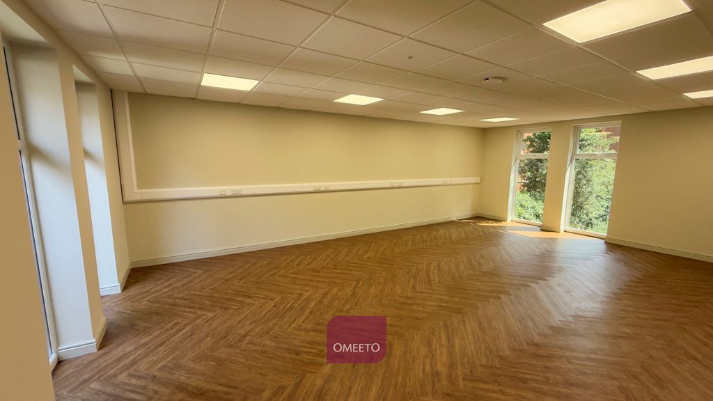 Property photo 1 of 7 Office 1