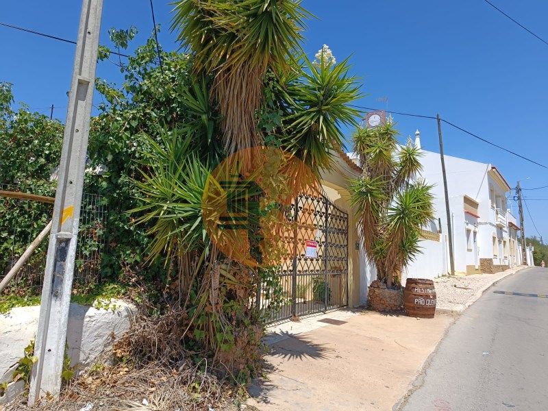 Property photo 1 of 84