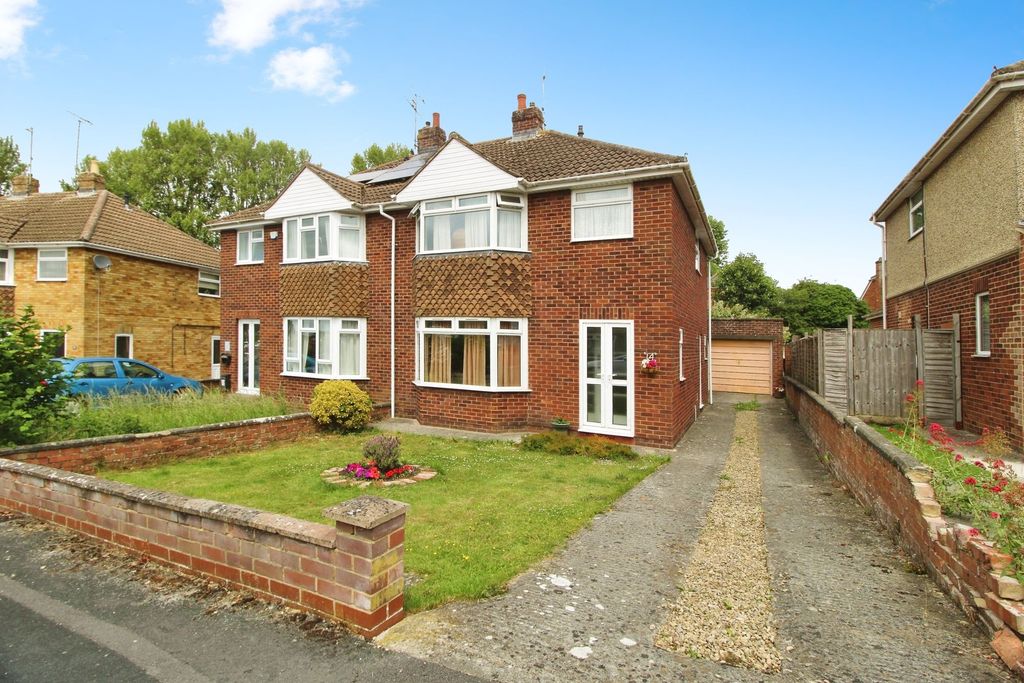 Property photo 1 of 16