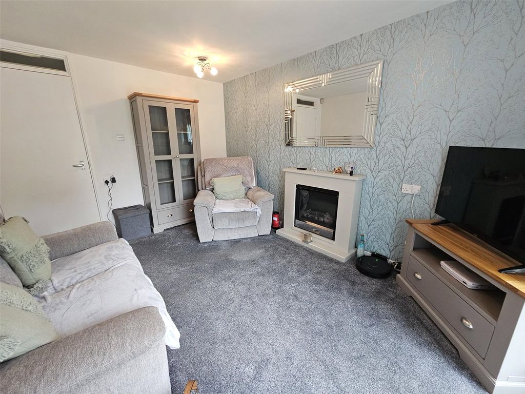 Property photo 2 of 8 Picture No. 06