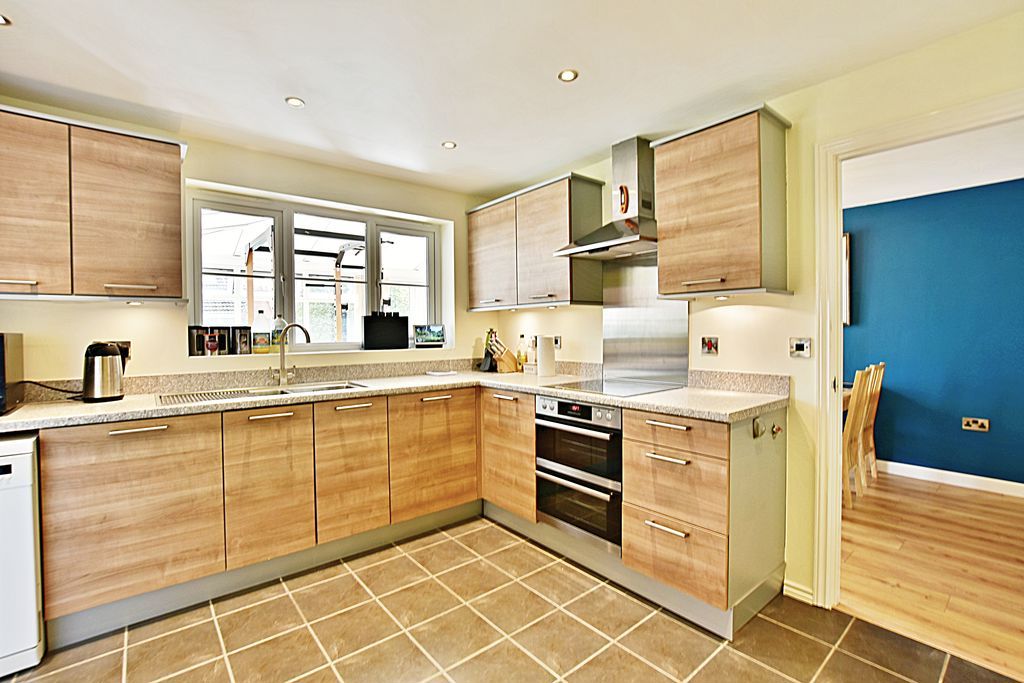 Property photo 3 of 19 Photo 7