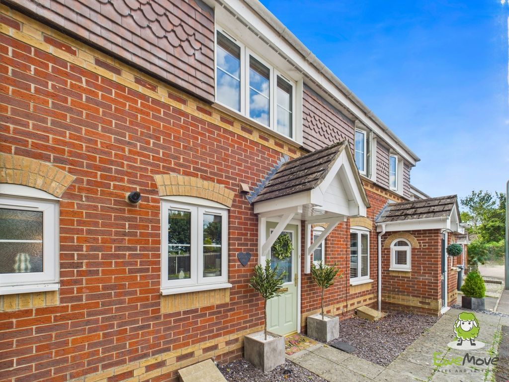 Property photo 1 of 26 Ewemove Basingstoke Estate Agents