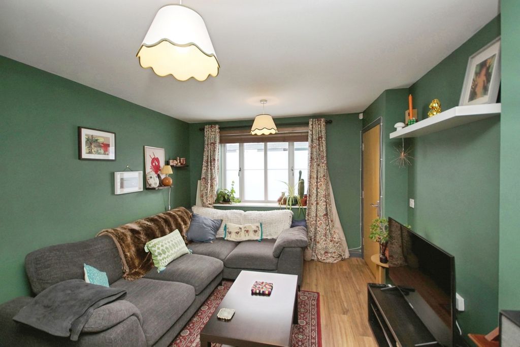 Property photo 2 of 17 Photo