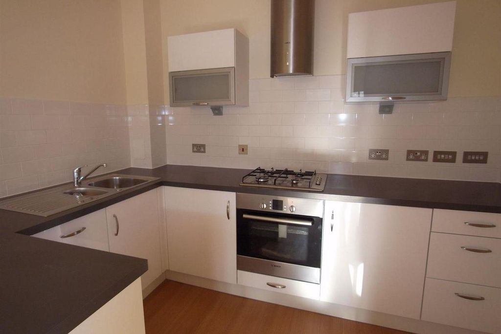 Property photo 3 of 6 Kitchen