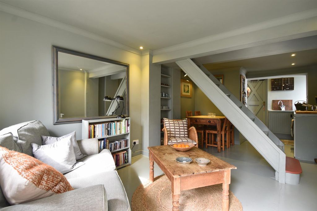 Property photo 1 of 12 Living Space