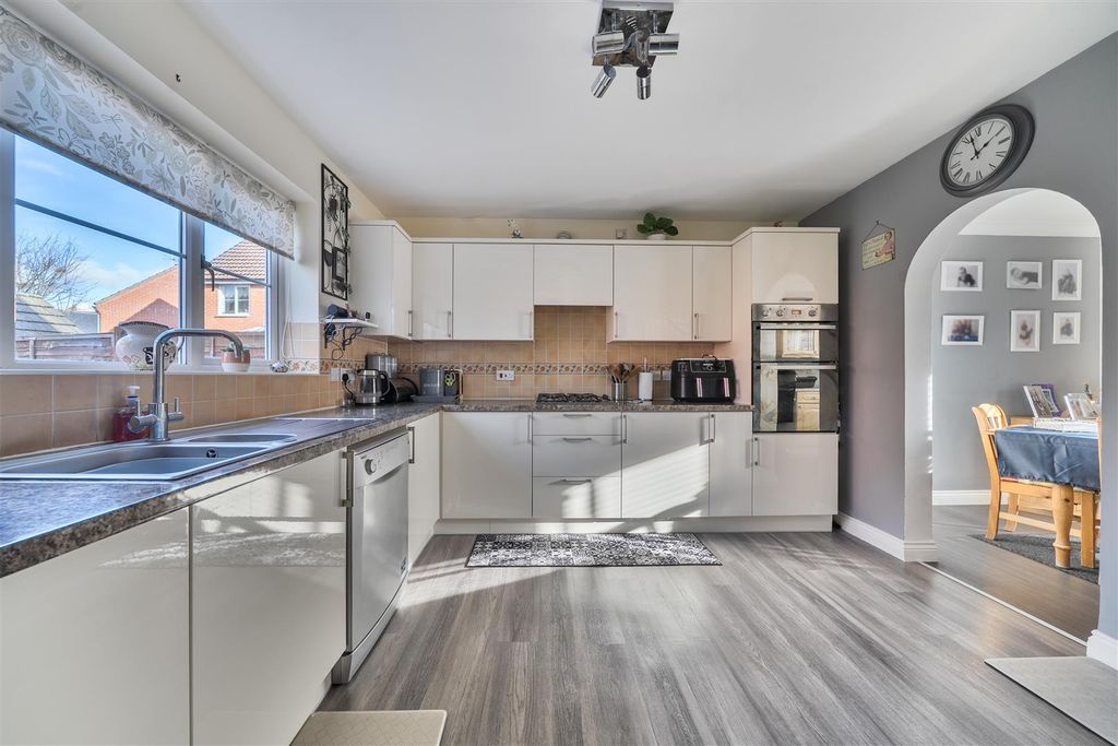 Property photo 2 of 20 1404490-8-697A1Ccaa73A1.Jpg