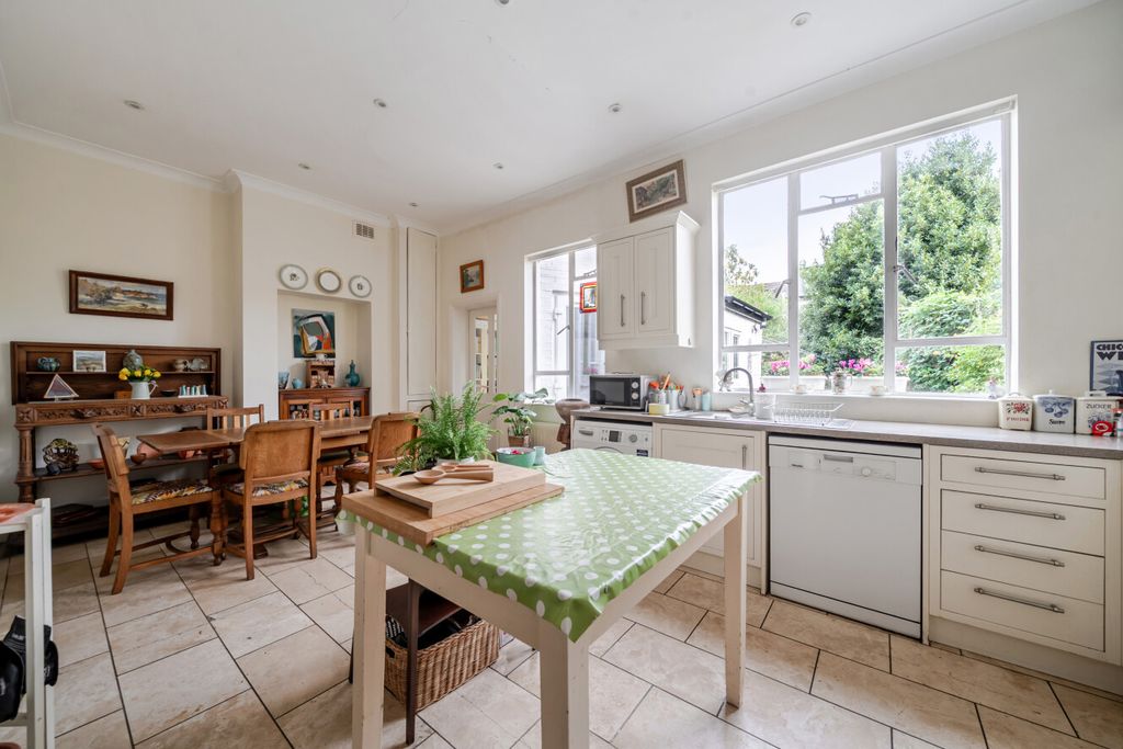 Property photo 3 of 14 1525298-19-6Aba7B...