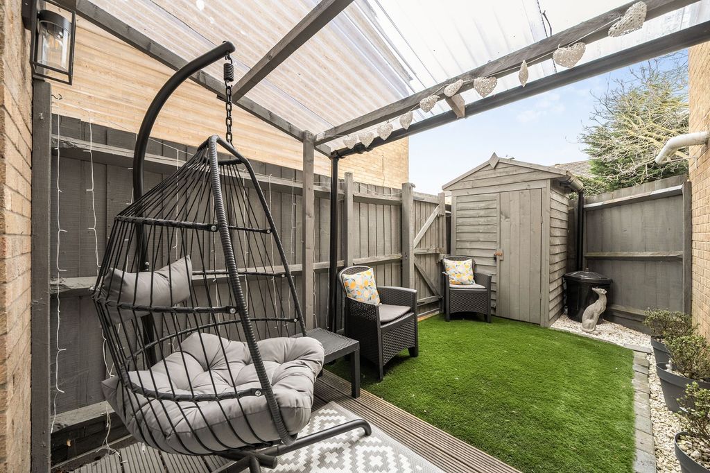 Property photo 2 of 18