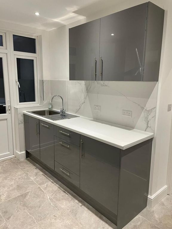 Property photo 2 of 10 Kitchen