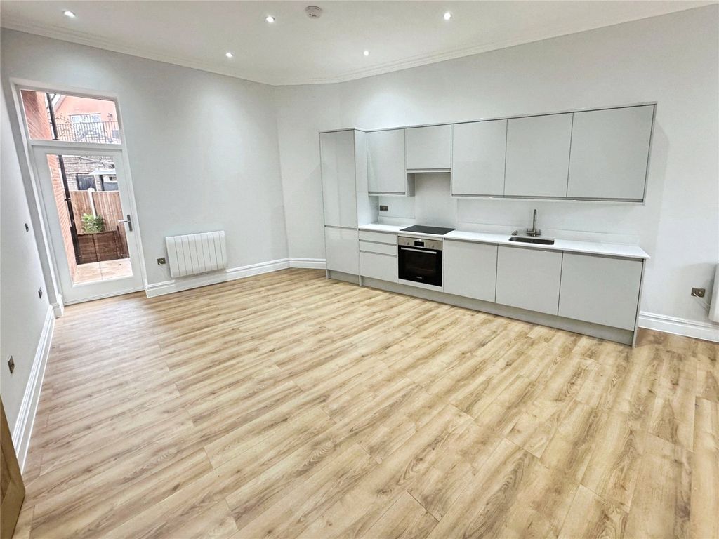 Property photo 2 of 8 Picture No. 01