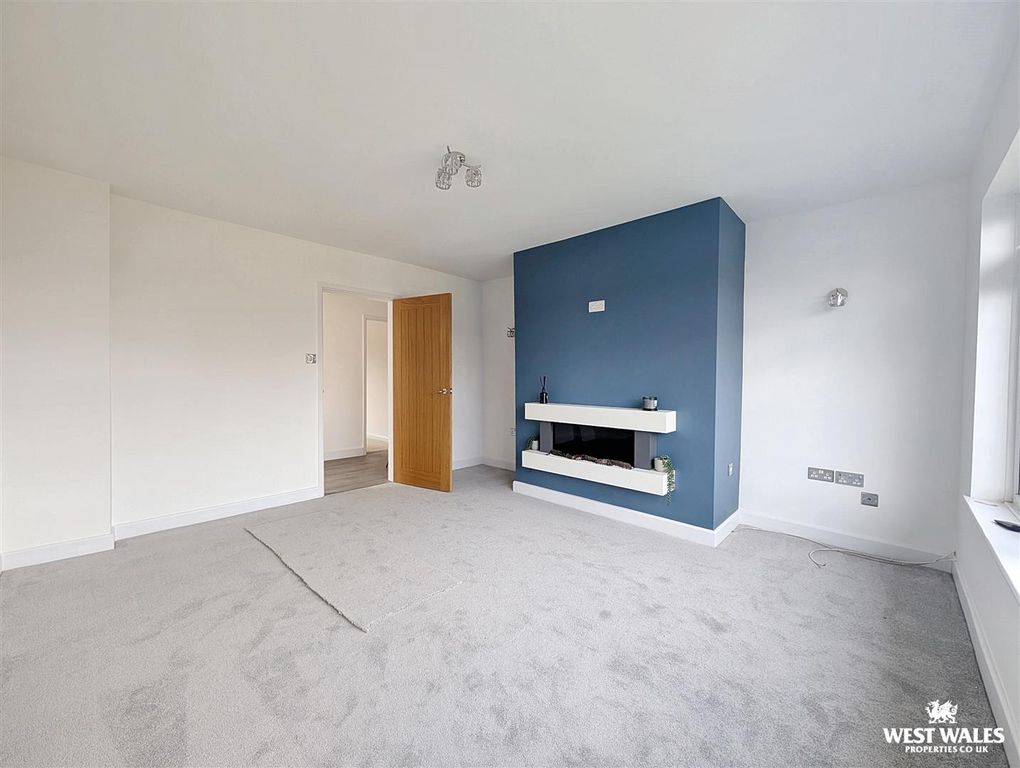 Property photo 2 of 22 B3B44B28-Da8B-4366-Bcf8-4d9c5B7702d4-1_All_160132.