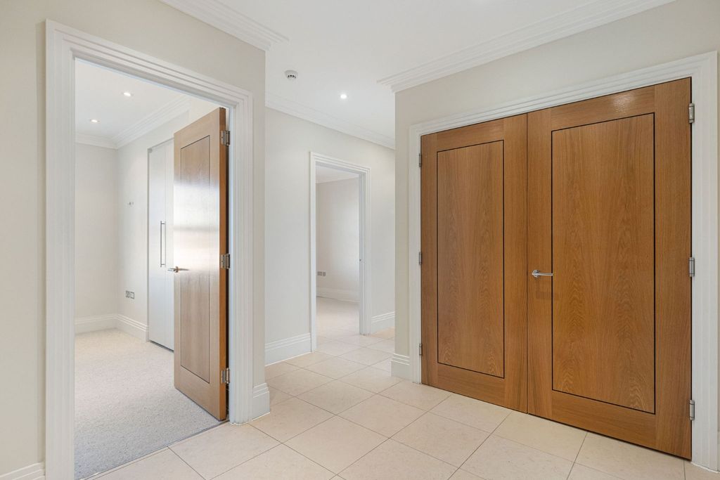 Property photo 3 of 14 4416153