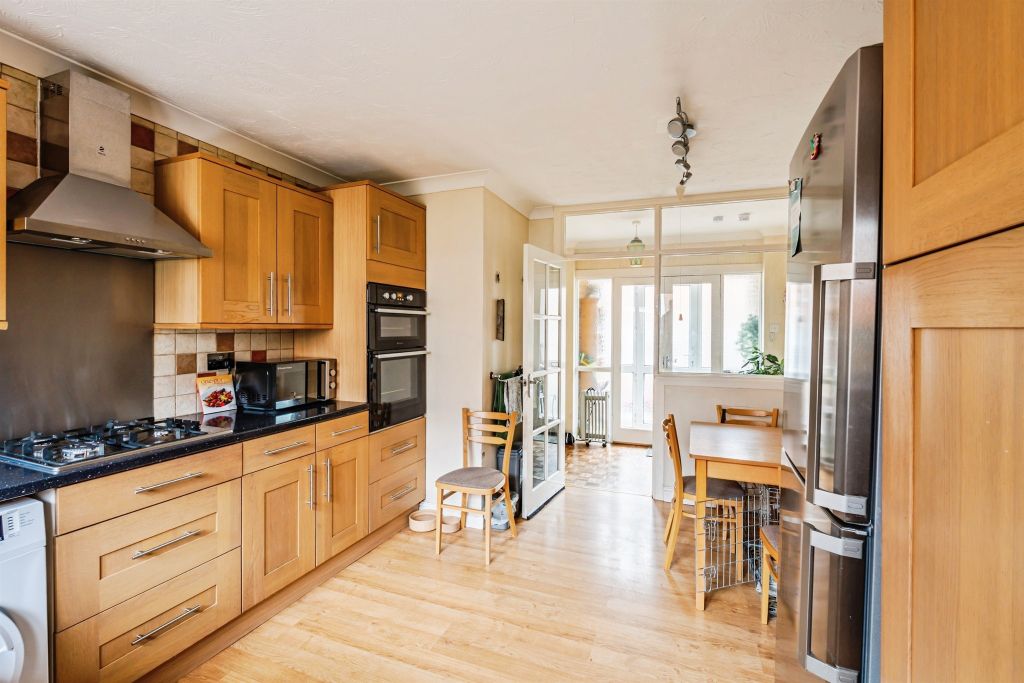 Property photo 2 of 20