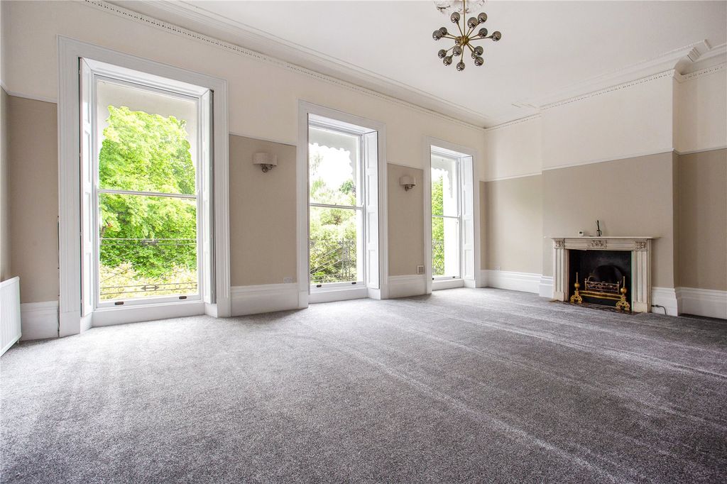 Property photo 2 of 18 Picture No. 08