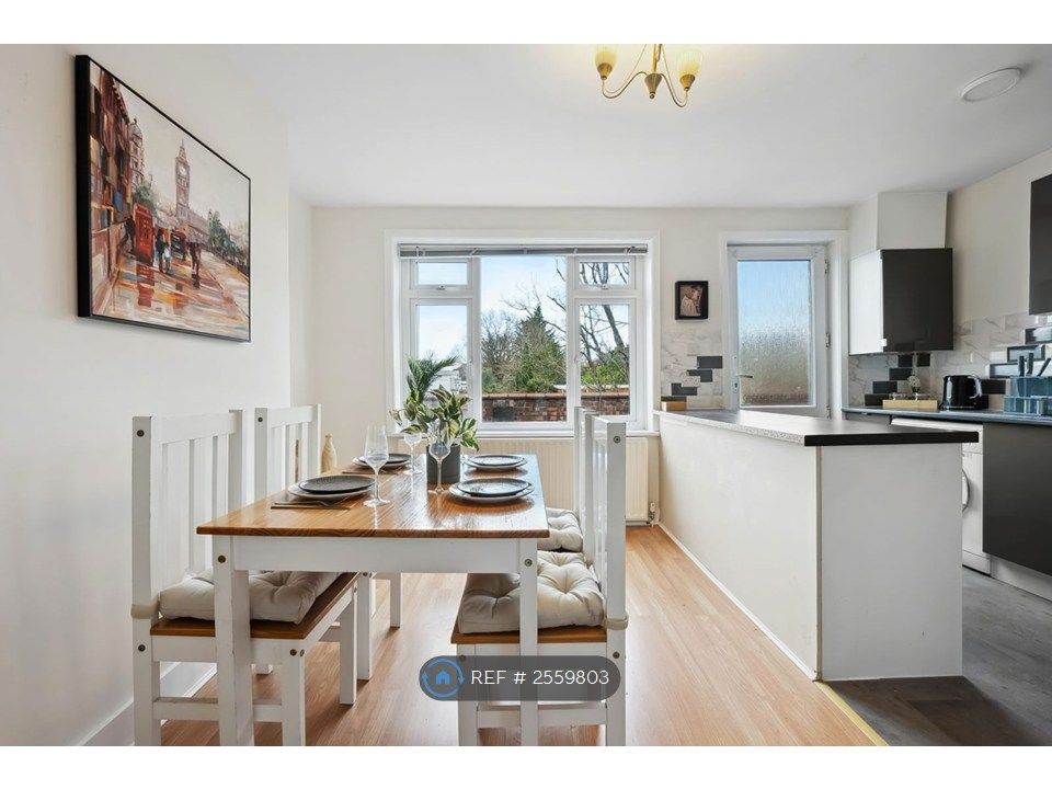 Property photo 2 of 30