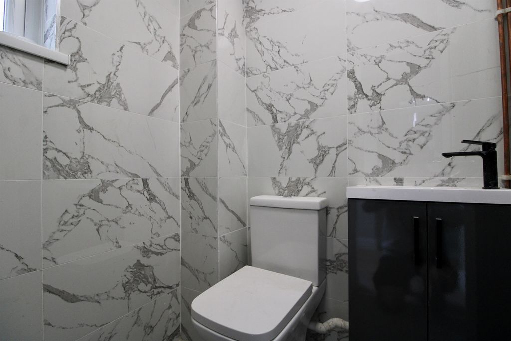 Property photo 2 of 25