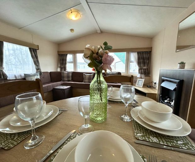 Property photo 2 of 10 Delta Resort At Hoburne Cotswold Interior Dining Room