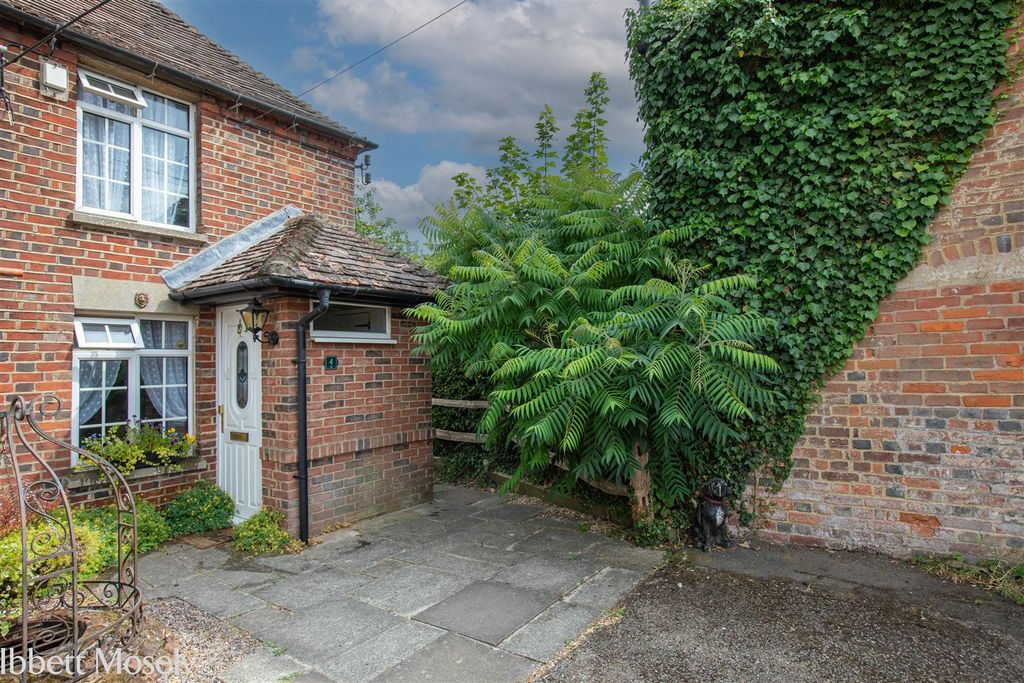Property photo 1 of 17 20260724-4 Victoria Cottages-6.Jpg
