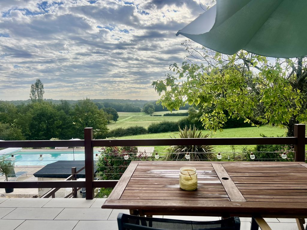 Property photo 2 of 23