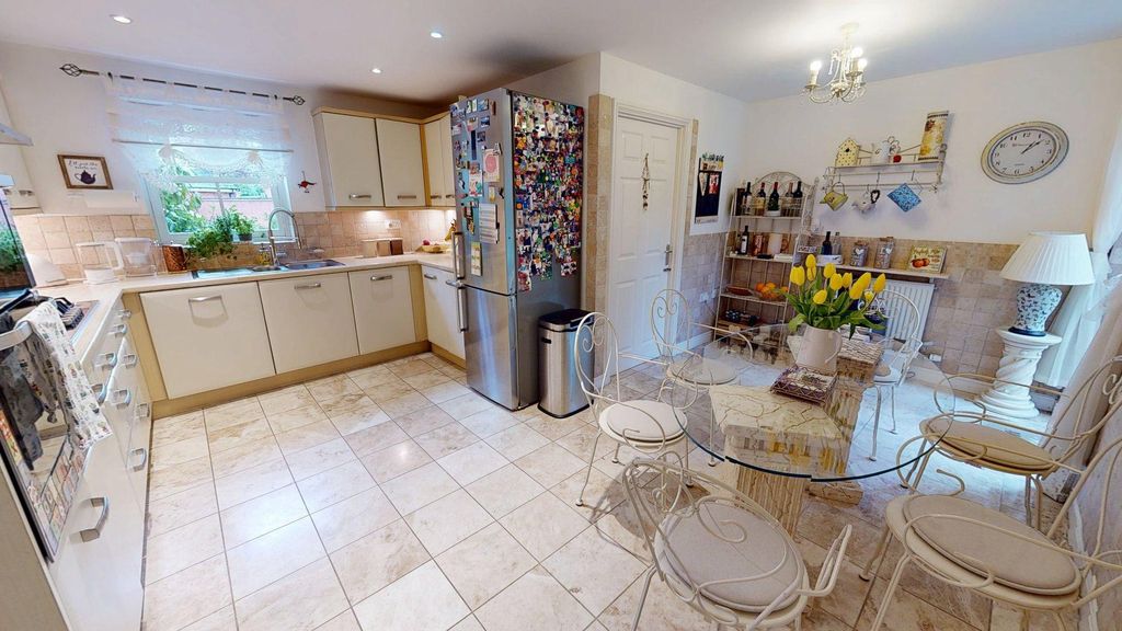 Property photo 2 of 20 Kitchen