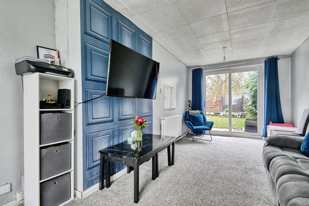 Property photo 3 of 18