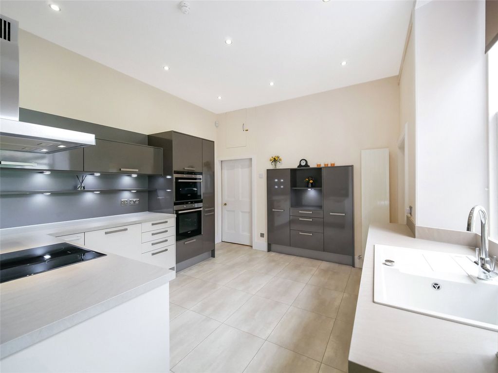 Property photo 3 of 22 Kitchen Dining